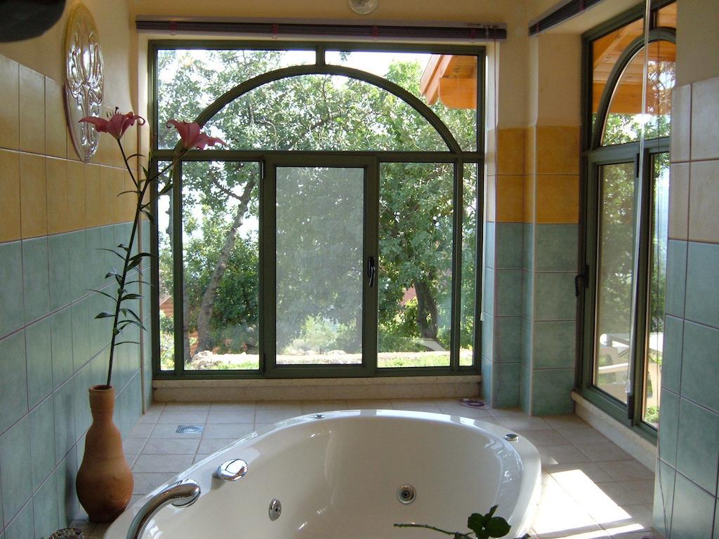 Rose Garden - Gan Vradim Chalet